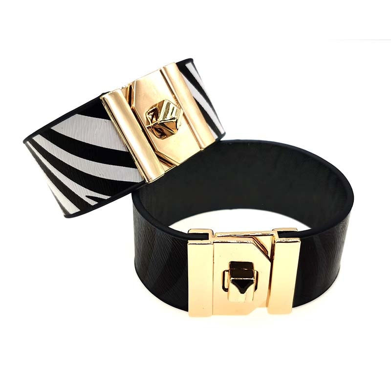Amazonia Cuff Bracelette